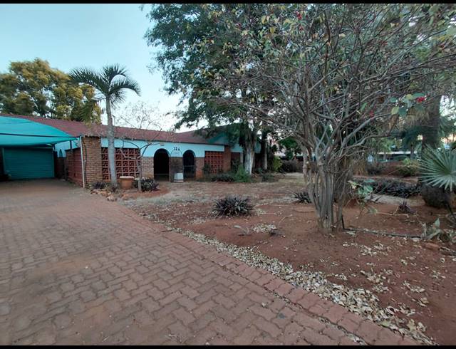 4 BEDROOM FREESTANDING FOR SALE IN IMPALA PARK